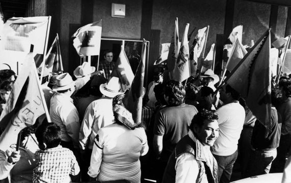 (3636) Demonstration, interior (3636) Demonstration, interior